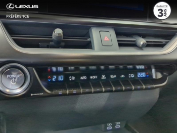 Photo 19 du bon plan LEXUS UX 250h Luxe 2WD occasion à 35900 €