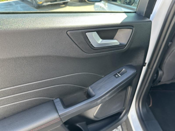 Photo 14 du bon plan FORD Kuga 2.5 Duratec 190ch FHEV E85 ST-Line BVA occasion à 31890 €