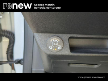 Photo 20 du bon plan RENAULT Clio 1.0 TCe 100ch Evolution GPL occasion à 15289 €
