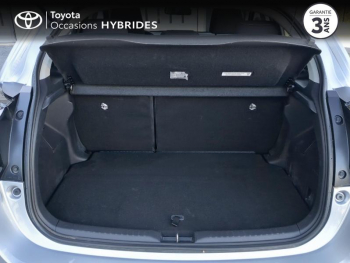 Photo 10 du bon plan TOYOTA Yaris 116h Dynamic Business 5p + Programme Beyond Zero Academy MY22 occasion à 22490 €
