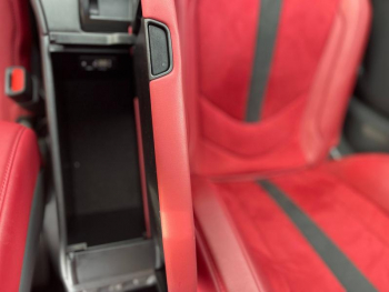 Photo 18 du bon plan LEXUS UX 250h 2WD F SPORT MY22 occasion à 29990 €