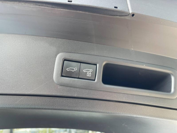 Photo 21 du bon plan LEXUS UX 250h 2WD F SPORT MY22 occasion à 29990 €
