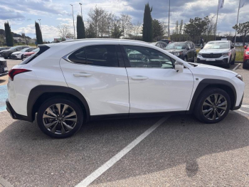 Photo 3 du bon plan LEXUS UX 250h F SPORT Design 2WD occasion à 31900 €
