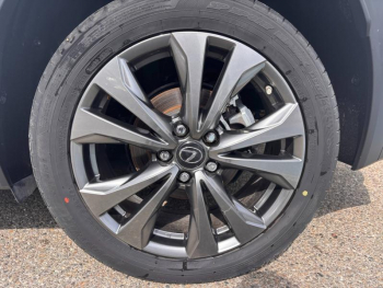 Photo 6 du bon plan LEXUS UX 250h F SPORT Design 2WD occasion à 31900 €