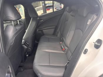 Photo 8 du bon plan LEXUS UX 250h F SPORT Design 2WD occasion à 31900 €