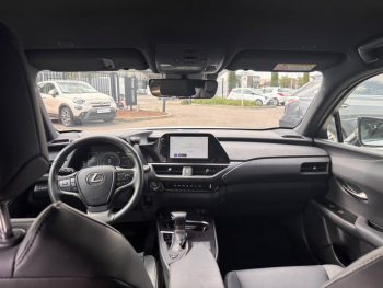 Photo 10 du bon plan LEXUS UX 250h F SPORT Design 2WD occasion à 31900 €