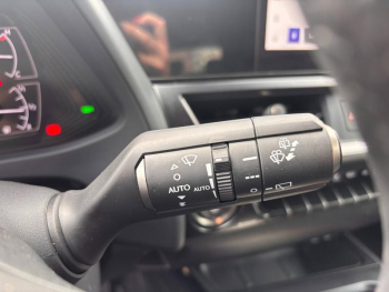 Photo 17 du bon plan LEXUS UX 250h F SPORT Design 2WD occasion à 31900 €