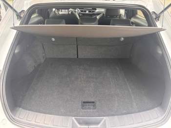 Photo 24 du bon plan LEXUS UX 250h F SPORT Design 2WD occasion à 31900 €