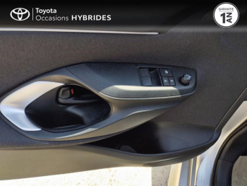 Photo 10 du bon plan TOYOTA Yaris 116h Dynamic Business 5p + Programme Beyond Zero Academy MY22 occasion à 19990 €