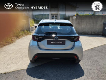 Photo 12 du bon plan TOYOTA Yaris 116h Dynamic Business 5p + Programme Beyond Zero Academy MY22 occasion à 19990 €