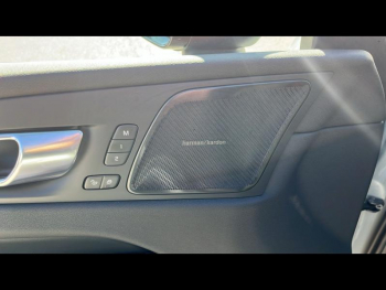 Photo 11 du bon plan VOLVO XC60 T6 AWD 253 + 145ch Ultra Style Dark Geartronic occasion à 64900 €