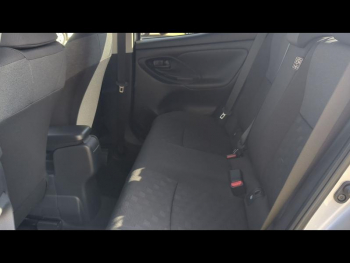 Photo 11 du bon plan TOYOTA Yaris 116h Design 5p MY25 occasion à 24350 €