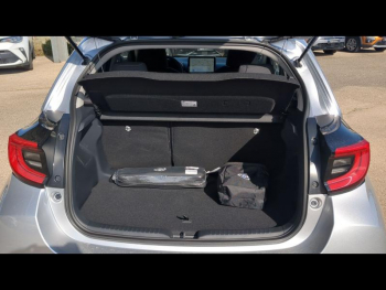 Photo 13 du bon plan TOYOTA Yaris 116h Design 5p MY25 occasion à 24350 €