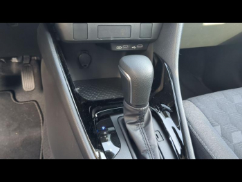Photo 21 du bon plan TOYOTA Yaris 116h Design 5p MY25 occasion à 24350 €