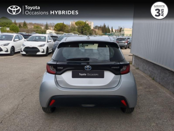 Photo 4 du bon plan TOYOTA Yaris 116h Dynamic Business 5p + Programme Beyond Zero Academy MY22 occasion à 21990 €