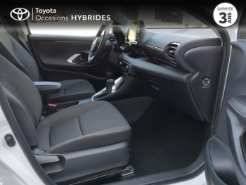 Photo 6 du bon plan TOYOTA Yaris 116h Dynamic Business 5p  MY22 occasion à 19990 €