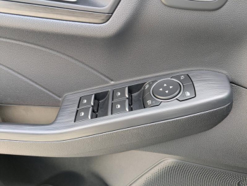 Photo 9 du bon plan FORD Kuga 2.5 Duratec 225ch PHEV Vignale BVA occasion à 25900 €