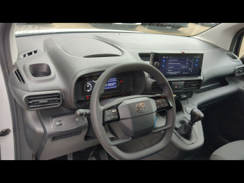 Photo 13 du bon plan TOYOTA PROACE CITY Medium 100 D-4D Start MC24 occasion à 20460 €