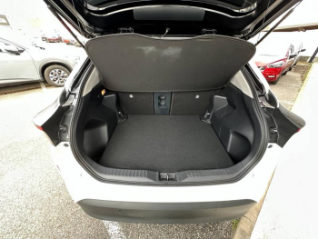 Photo 15 du bon plan TOYOTA Yaris Cross 116h Collection MY21 occasion à 23990 €