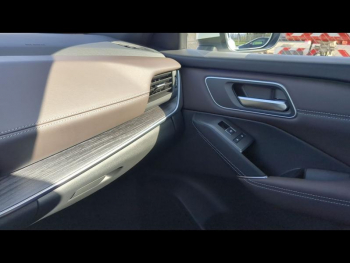 Photo 19 du bon plan NISSAN Qashqai e-POWER 190ch Tekna occasion à 41990 €
