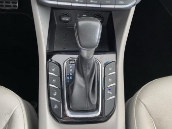 Photo 14 du bon plan HYUNDAI Ioniq Plug-in 141ch Executive occasion à 19490 €