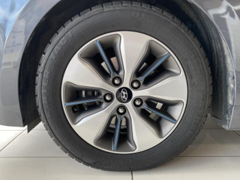 Photo 16 du bon plan HYUNDAI Ioniq Plug-in 141ch Executive occasion à 19490 €