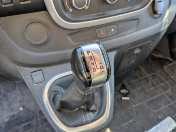 Photo 5 du bon plan RENAULT Trafic Fg VUL L1H1 1000 2.0 dCi 145ch Energy Grand Confort EDC E6 occasion à 19390 €