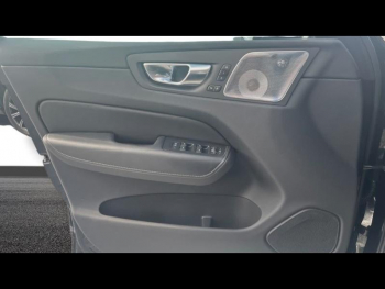 Photo 14 du bon plan VOLVO XC60 T6 Hybride Rechargeable 350ch Black Edition Geartronic 8 AWD occasion à 73800 €