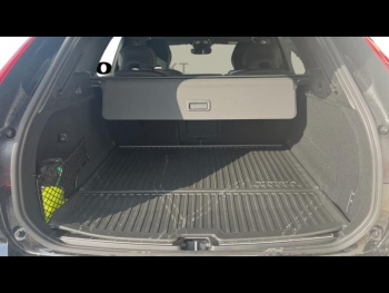 Photo 32 du bon plan VOLVO XC60 T6 Hybride Rechargeable 350ch Black Edition Geartronic 8 AWD occasion à 73800 €