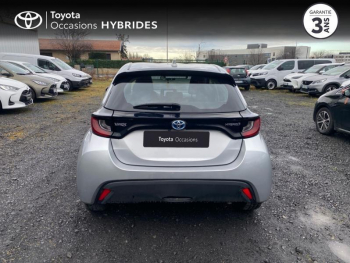 Photo 12 du bon plan TOYOTA Yaris 116h Dynamic Business 5p + Programme Beyond Zero Academy MY22 occasion à 19490 €