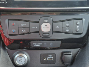 Photo 15 du bon plan NISSAN Leaf 150ch 40kWh Acenta occasion à 13480 €