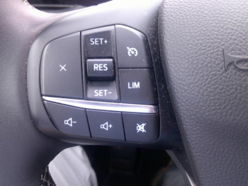 Photo 10 du bon plan FORD Kuga 2.5 Duratec 225ch PHEV Vignale BVA occasion à 27590 €