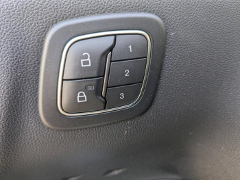 Photo 10 du bon plan FORD Kuga 2.5 Duratec 225ch PHEV Vignale BVA occasion à 26700 €