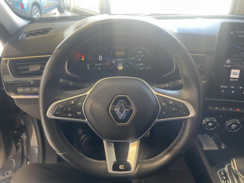 Photo 11 du bon plan RENAULT Arkana 1.6 E-Tech hybride 145ch Engineered -22 occasion à 26490 €