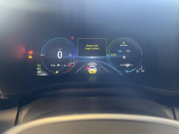 Photo 12 du bon plan RENAULT Arkana 1.6 E-Tech hybride 145ch Engineered -22 occasion à 26490 €