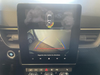 Photo 14 du bon plan RENAULT Arkana 1.6 E-Tech hybride 145ch Engineered -22 occasion à 26490 €