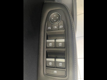 Photo 19 du bon plan RENAULT Arkana 1.6 E-Tech hybride 145ch Engineered -22 occasion à 26490 €
