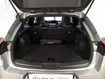 Photo 10 du bon plan LEXUS UX 250h F SPORT Design 2WD occasion à 31900 €