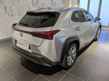 Photo 14 du bon plan LEXUS UX 250h F SPORT Design 2WD occasion à 31900 €