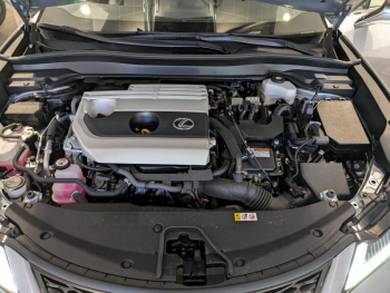 Photo 17 du bon plan LEXUS UX 250h F SPORT Design 2WD occasion à 31900 €