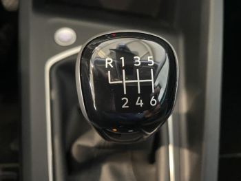 Photo 21 du bon plan VOLKSWAGEN Golf 2.0 TDI 116ch Life Plus occasion à 26490 €