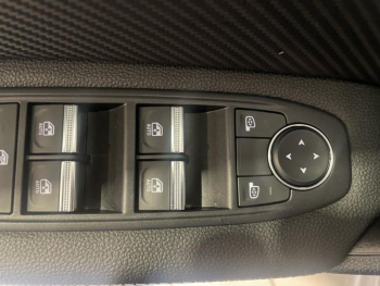Photo 12 du bon plan RENAULT Captur 1.3 TCe mild hybrid 160ch RS Line EDC occasion à 20900 €