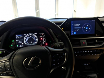 Photo 5 du bon plan LEXUS UX 250h F SPORT Design 2WD occasion à 31900 €