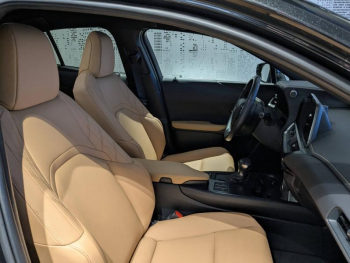 Photo 9 du bon plan LEXUS UX 250h F SPORT Design 2WD occasion à 31900 €