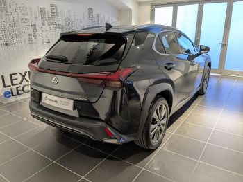 Photo 15 du bon plan LEXUS UX 250h F SPORT Design 2WD occasion à 31900 €