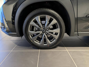 Photo 16 du bon plan LEXUS UX 250h F SPORT Design 2WD occasion à 31900 €