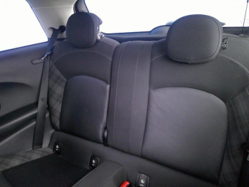 Photo 17 du bon plan MINI Mini One D 95ch Blackfriars 99g occasion à 15591 €
