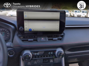 Photo 15 du bon plan TOYOTA RAV4 2.5 Hybride Rechargeable 306ch Design AWD-i MY23 occasion à 45990 €