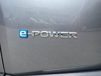 Photo 10 du bon plan NISSAN X-Trail e-4orce 213ch Tekna 7 places occasion à 36490 €