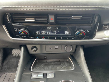 Photo 14 du bon plan NISSAN X-Trail e-4orce 213ch Tekna 7 places occasion à 36490 €